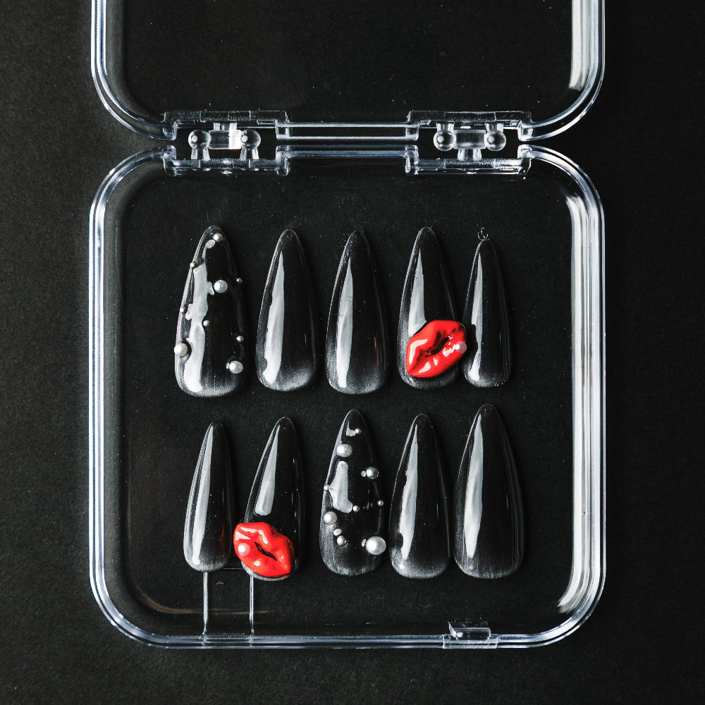 ブラックマグネットデザイン(オーダーネイルチップ)