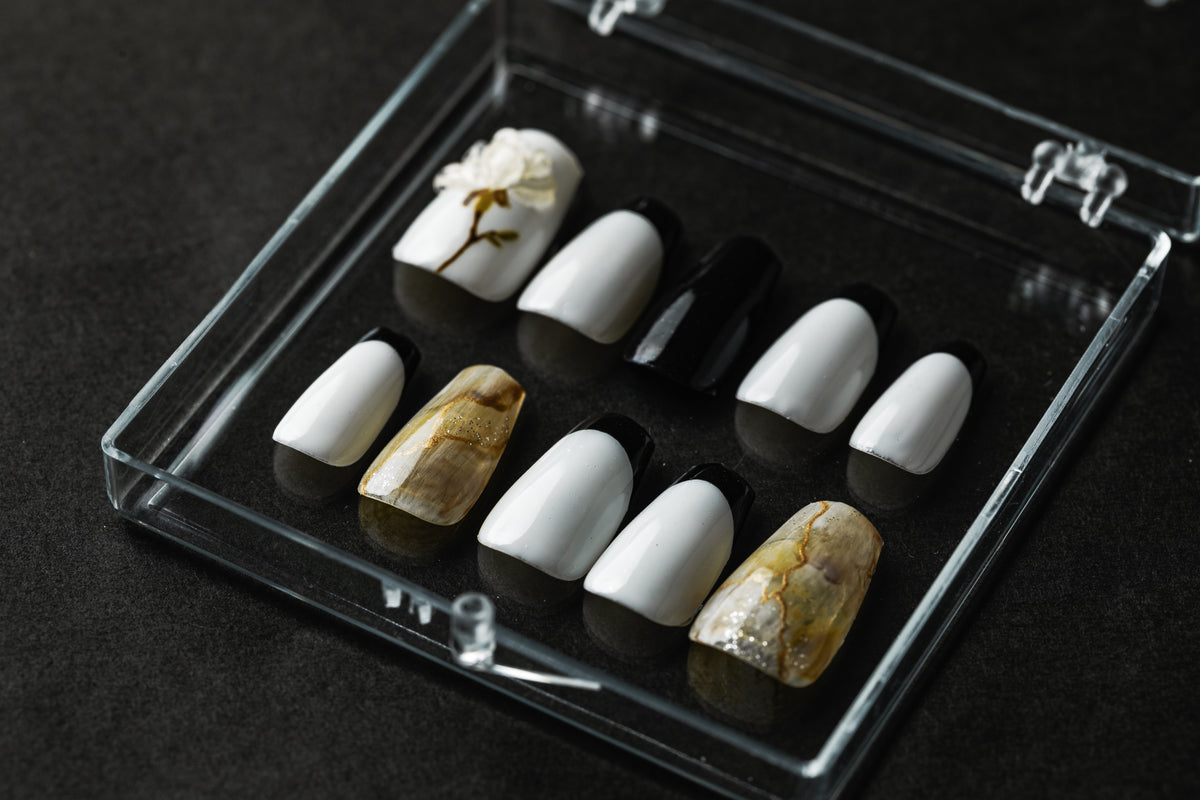 Damaged Y2K Design (Custom Nail Tips)