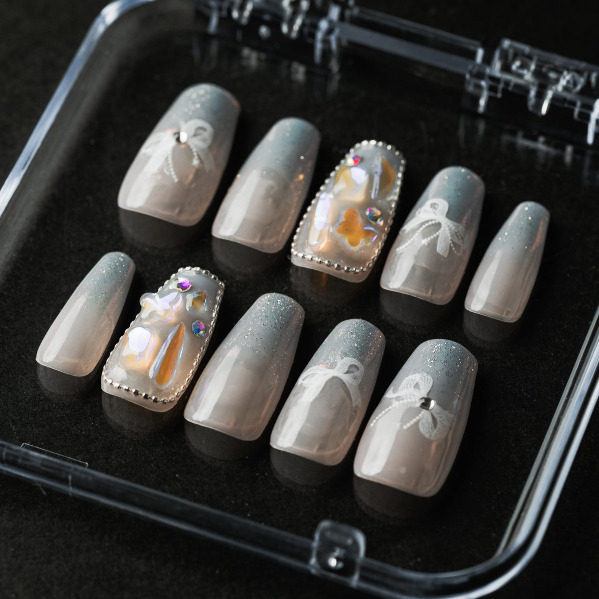 冰藍色 × 白色蝴蝶結極光飾品(客製化穿戴甲)