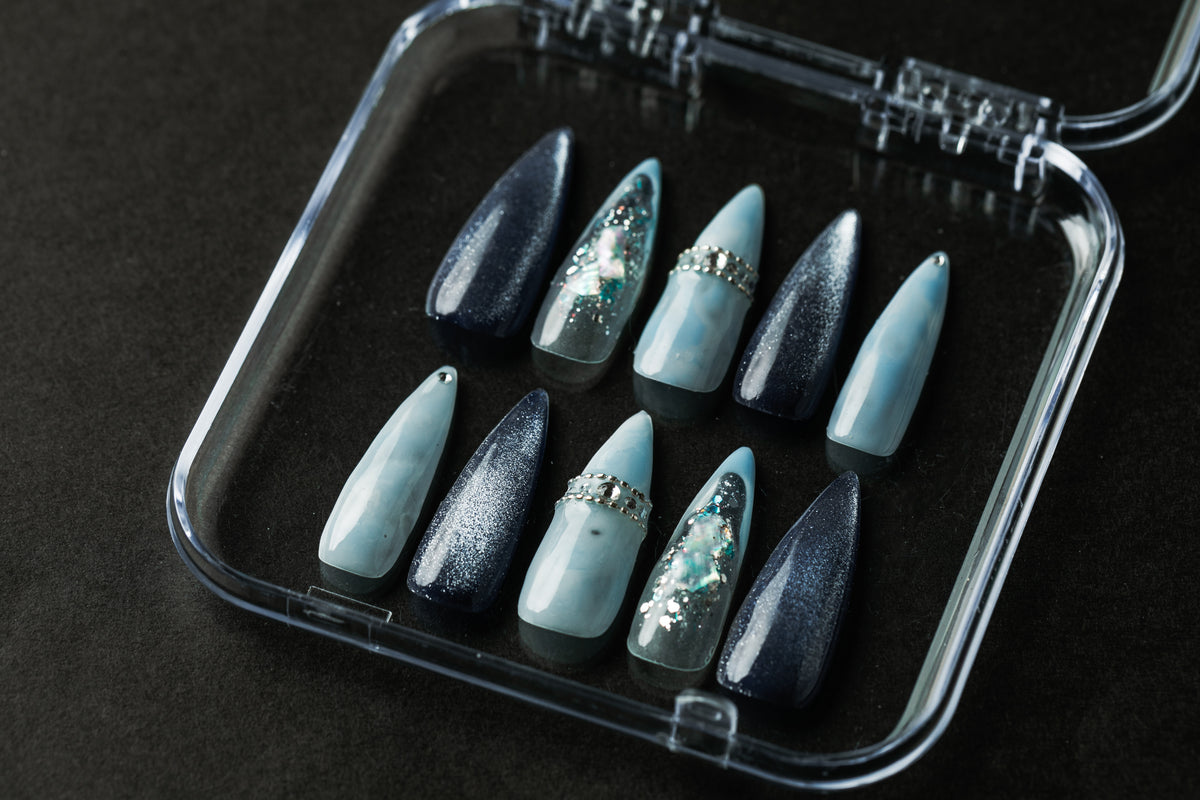 アイスブルー×ネイビー ニュアンスビジュー