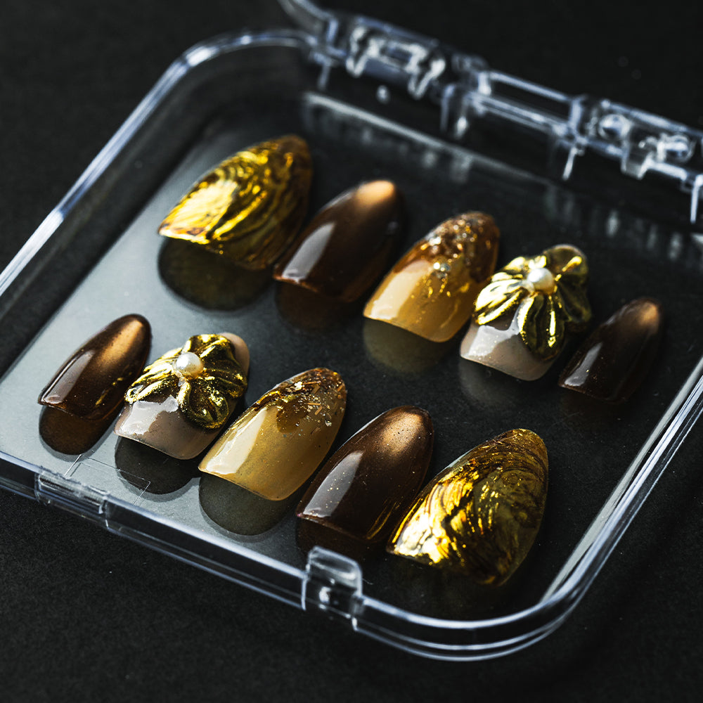 ブラウンゴールドフラワーアート(オーダーネイルチップ)