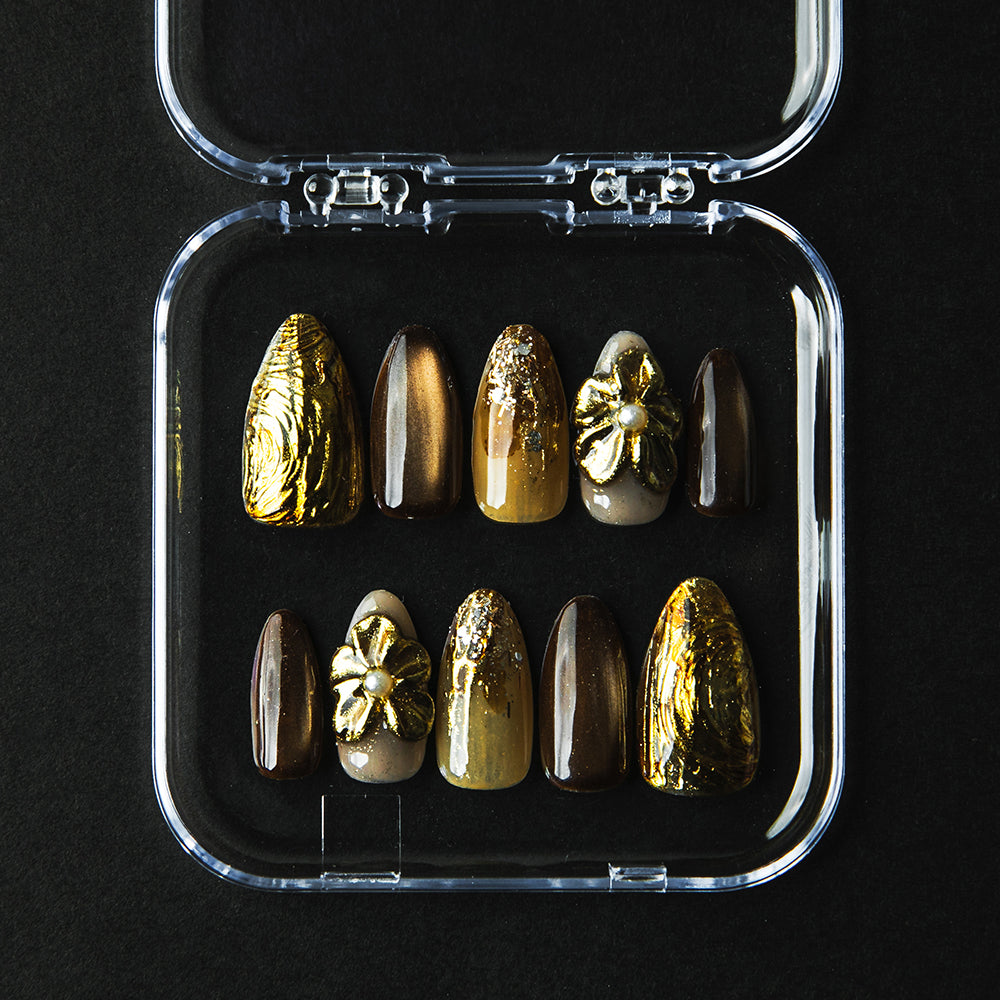 ブラウンゴールドフラワーアート(オーダーネイルチップ)