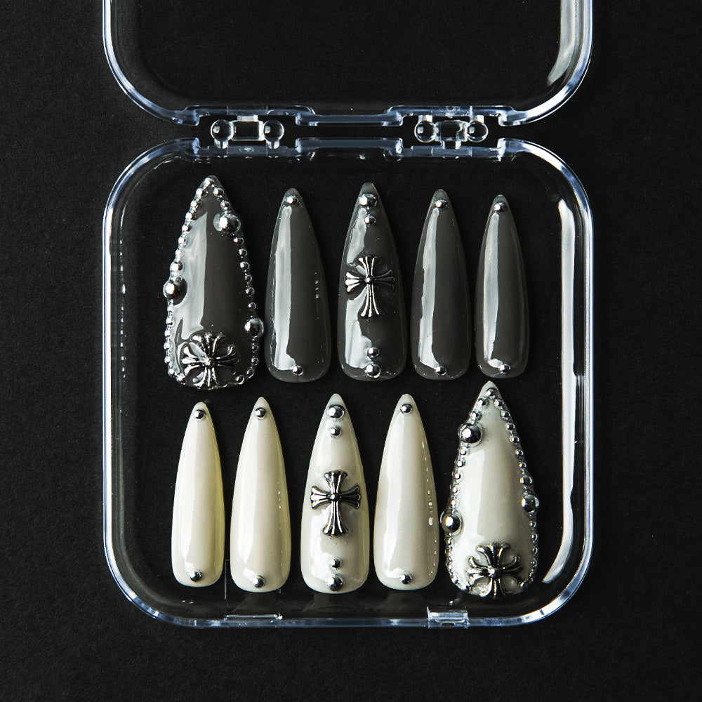 スティレット・クロムクロス(オーダーネイルチップ)