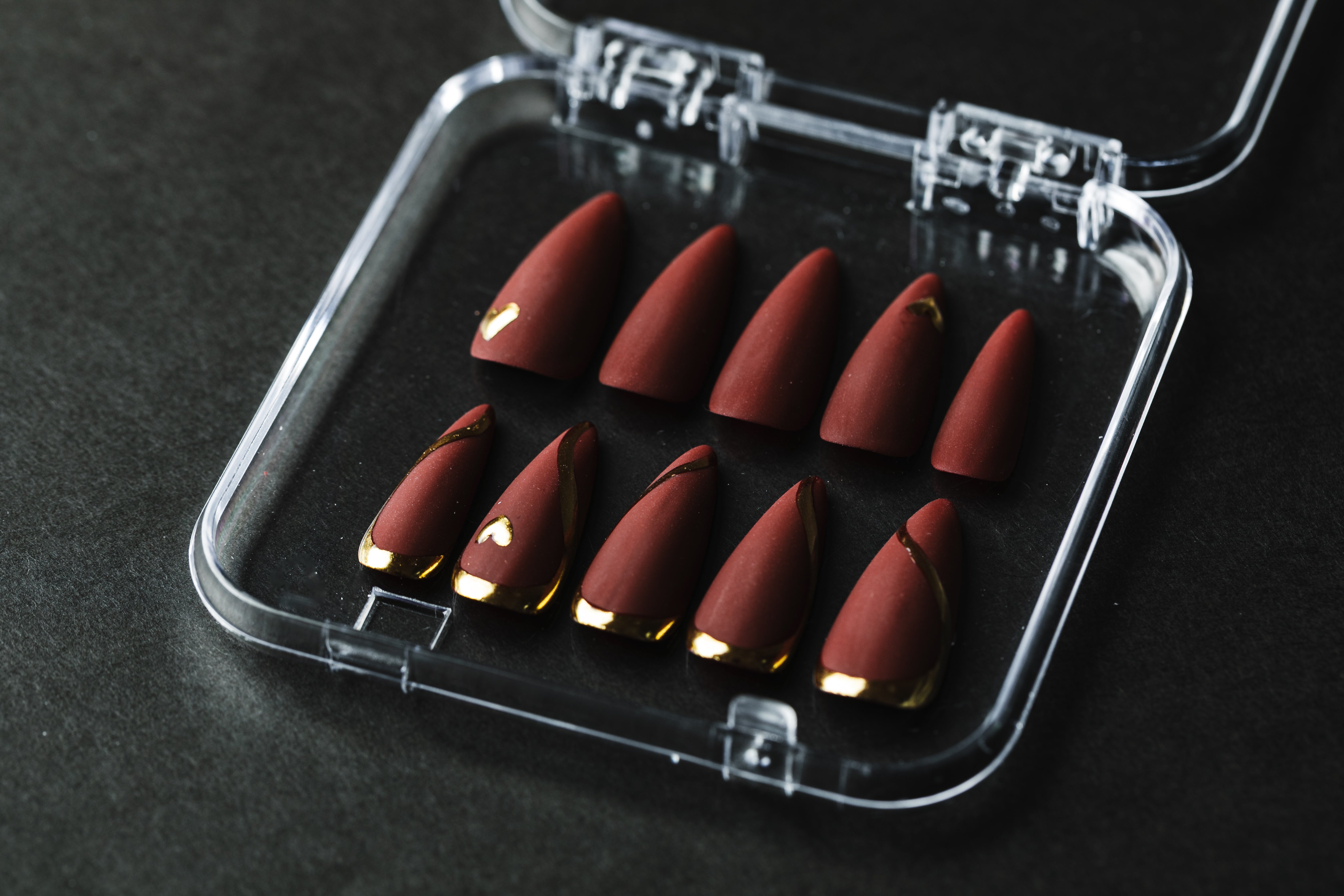 マットボルドーデザイン
