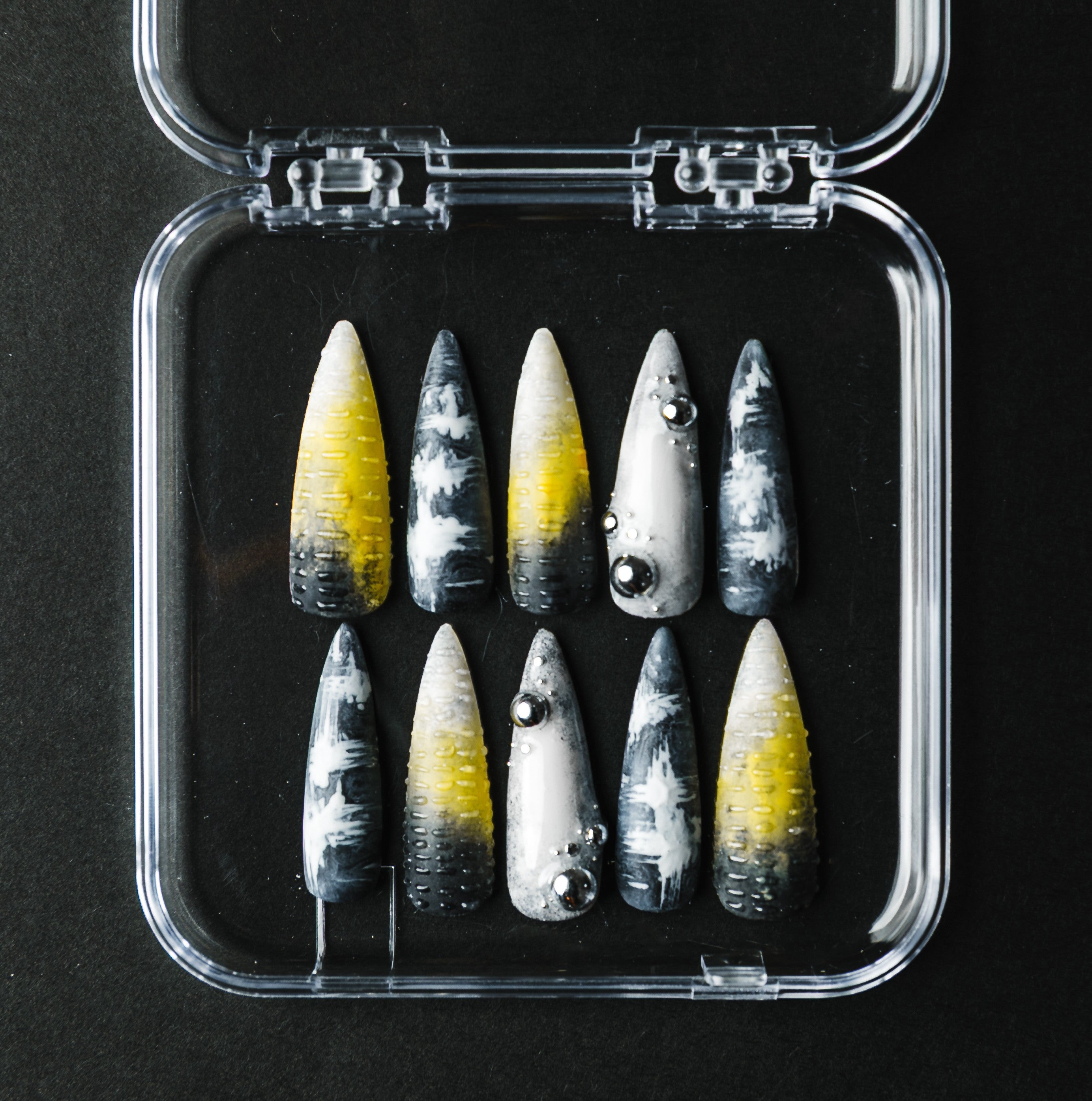 ダメージY2Kデザイン（オーダーネイルチップ）