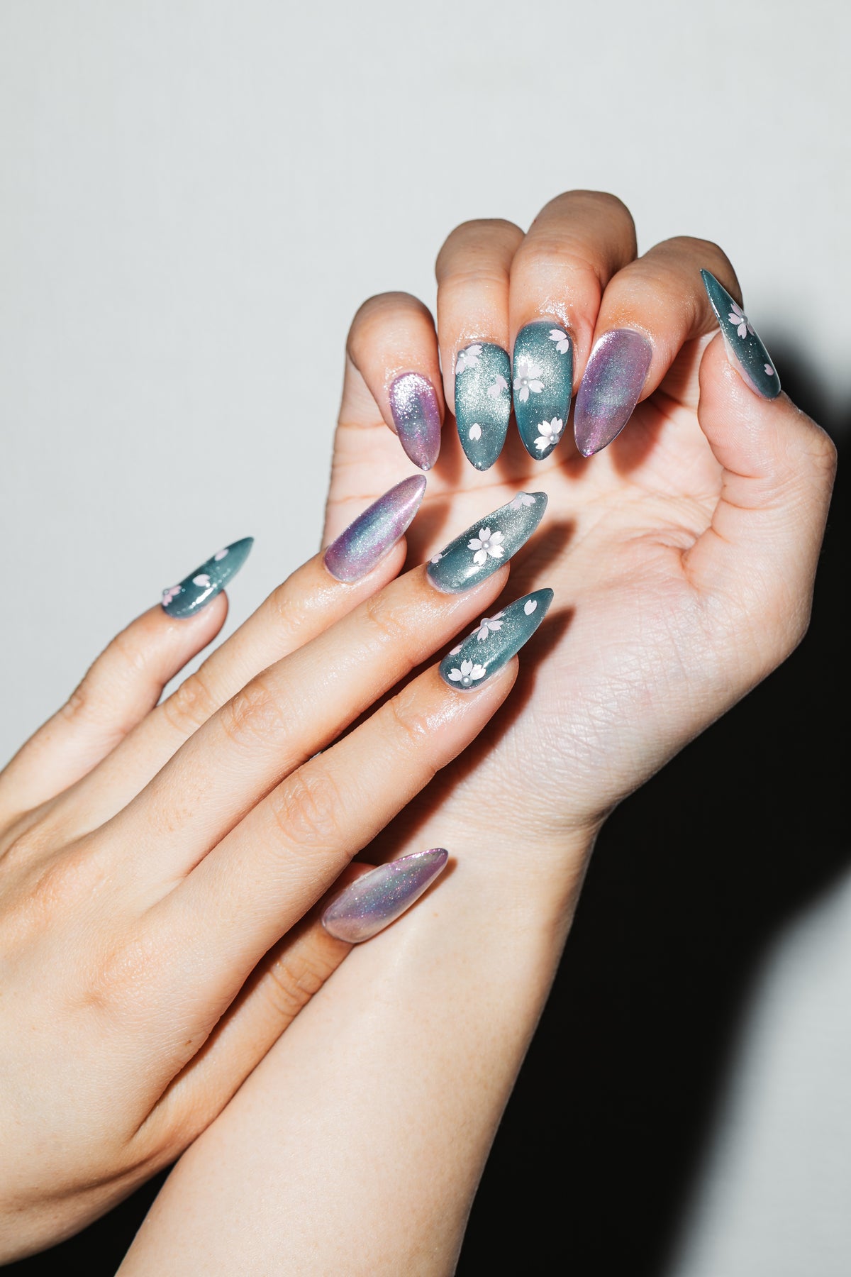ブルーグリーン×桜 オーロラデザイン