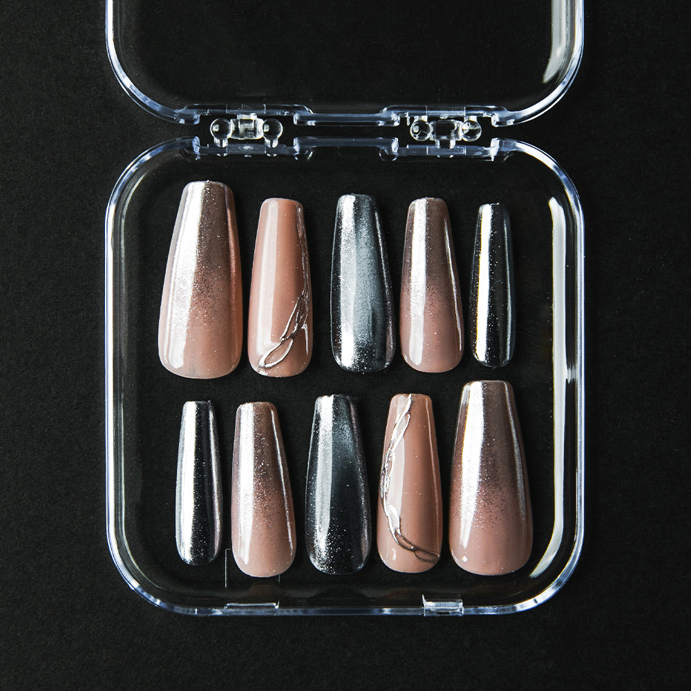 ミラーシルバー×ピンクベージュ グラデーションバレリーナ（オーダーネイルチップ）