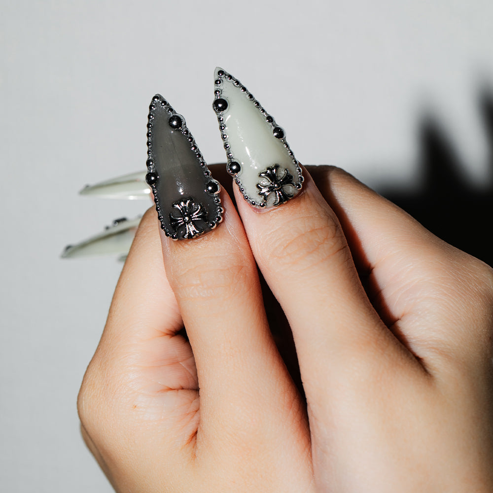 Stiletto Chrome Cross (Custom Nail Tips)